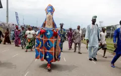 Egungun atawọn ẹmẹwa rẹ