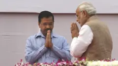 मोदी - केजरीवाल