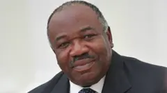 Le président gabonais fait une première apparition publique depuis son accident vasculaire cérébral en octobre 2018.
