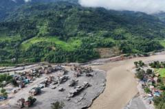 Nepal confirma 359 mortes e busca mais de 900 desaparecidos em meio a risco de nova enchente