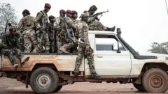 Paul Cresent Beninga, porte-parole du groupe de travail de la société civile centrafricaine, estime qu’il faut passer à la démobilisation et au désarmement des groupes armés.