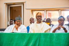 Gómìnà Seyi Makinde ṣàbẹ̀wò sí ẹbí Olubadan, ṣàlàyé bí ọ̀rọ̀ oyè Ibadan yóò ṣe rí láàrín àádọ́ta ọdún