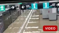 மும்பை மெட்ரோ நிலையத்துக்குள் புகுந்த வெள்ளம்