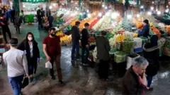 مقام دولتی ایران درباره شدت ازدحام امروزدر تهران هشدار داده و ادامه این وضع را خطرناک خوانده است