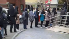 صف دانشجویان دانشگاه الزهرا