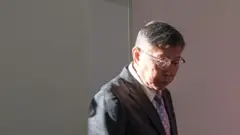 柯文哲弊案風波：台灣政壇第三勢力的領袖發生了什麼事？