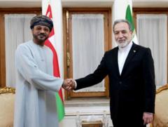 إيران وعُمان يبحثان اتفاقاً لإنشاء ممر ملاحي مؤقت في مضيق هرمز