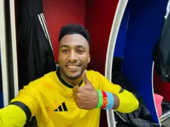 ካብተን ኣብ ክልተ እግሪ ዝተመዝገባ ኣርባዕተ ሸቶታት ኤርትራ ነተን ሰለስተ ዘመዝገበ ኣጥቓዓይ ሃገራዊት ጋንታ ኤርተወራ ዓሊ ሱሌማን