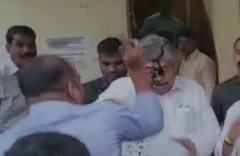 भाजप नेते आणि महाराष्ट्राचे उच्च शिक्षण मंत्री चंद्रकांत पाटील यांच्यावर शाईफेक करण्यात आली आहे.