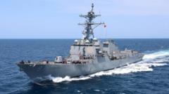 ホルムズ海峡で「交戦」とイラン報道、アメリカは駆逐艦への攻撃に報復と