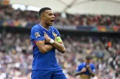 Kylian Mbappé con el uniforme de la selección francesa.