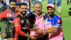 2 एप्रिल 2019 च्या या फोटोमध्ये आरसीबीचा कर्णधार विराट कोहली आणि राजस्थान रॉयल्सचा कर्णधार अजिंक्य रहाणे दिसत आहेत.