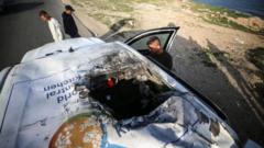 auto de WCK bombardeado