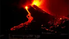Vulcão entrou em erupção neste domingo nas Ilhas Canárias
