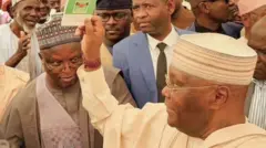 Atiku Abubakar na kaadi ẹgbẹ oṣelu ADC soke nipinlẹ Adamawa