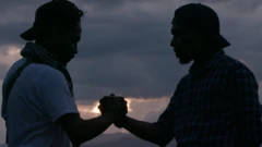 Ronald Regang (kiri) dan Iskandar Slameth di Ambon.