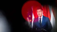 Петер Мадяр, майбутній прем'єр-міністр Угорщини, виступає на прес-конференції в Будапешті, Угорщина, у понеділок, 20 квітня 2026 року.