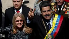 Nicolás Maduro y Cilia Flores en una concentración en Caracas.