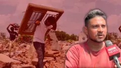 'હું ભાજપનો કાર્યકર્તા છું, છતાં મારું ઘર તોડી પાડ્યું', ગાંધીનગરના પેથાપુરમાં જેમનાં ઘરો પર બુલડોઝર ચાલ્યું તેમણે શું કહ્યું?