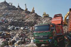 longsor-sampah-di-tpst-terbesar-di-asia-tenggara-bantargebang-tewaskan-tujuh-orang-cerminan-sistem-pengelolaan-sampah-yang-amburadul