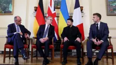 Володимир Зеленський, Еммануель Макрон і Фрідріх Мерц на переговорах на Даунінг-стріт