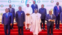 Aarẹ Bola Tinubu wọ agbada laarin awọn olori orilẹede ẹkun iwọ oorun ilẹ Afirika