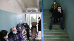 очередь к врачу в Омске