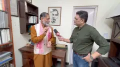 योगेंद्र यादव और बीबीसी न्यूज़ हिन्दी के संपादक नितिन श्रीवास्तव