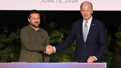 बाइडन र जेलेन्स्की