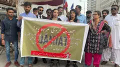 कराची में विरोध प्रदर्शन