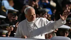 Pope Leo XIV, hogaamiyaha Kaniisadda Katooliga, ayaa loo doortay baadari bishii May ka dib dhimashadii Pope Francis.
