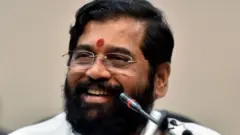 एकनाथ शिंदेंचं उद्धव ठाकरेंना प्रत्युत्तर