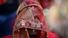 મહિલા