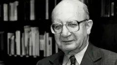 પ્રો. લુઈ બી શૉન