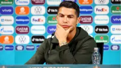 Cristiano Ronaldo durante la ruedacupom opcional estrela betprensa después del partido