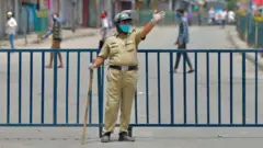 पुलिसकर्मी