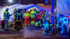 Rescatistas en la escena del incidente