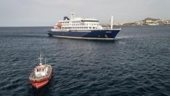 "Una obligación moral y legal": por qué España aceptó recibir el crucero en emergencia por el hantavirus