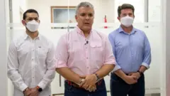 Perezida Iván Duque ariyamiriza iki gitero avuga ko ari i'ubuhemu