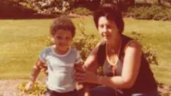 Shane avec sa grand-mère