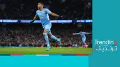 لاعب مانشستر سيتي رياض محرز يحتفل بعد تسجيله هدف