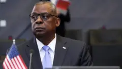 عکس آرشیوی از وزیر دفاع آمریکا پیش از سفر به منامه