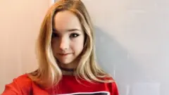 Naomi Seibt.