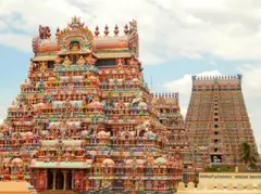 உலகின் வண்ணமயமான 8 கட்டடங்கள் பட்டியலில் இடம் பெற்றுள்ள தமிழக கோயில் எது தெரியுமா?