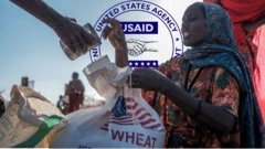 የምግብ እርዳታ የምትቀበል ሴት