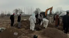 Мүрзөдөгү сөөктөрдү көчүрүү иштери