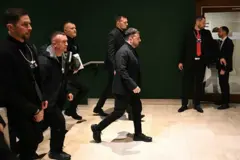 စစ်ပွဲ အဆုံးသတ်မယ့် ခြေလှမ်းလို့ ပြောတဲ့ ဇလန်းစကီါ် 