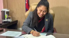 शिक्षामन्त्री सुमना श्रेष्ठ