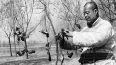 પીપલ્સ રિપબ્લિક ઑફ ચાઇનાના સંશોધક માઓ ઝેડોંગે નક્કી કર્યું હતું કે તેમના દેશમાં ચકલીઓ નહીં રહે