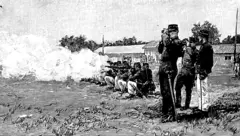 Ilustração mostrando um pelotão de fuzilamento atirando